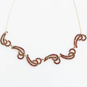 Garnet necklace made of gold-plated silver