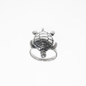 Silver ring with a sea turtle